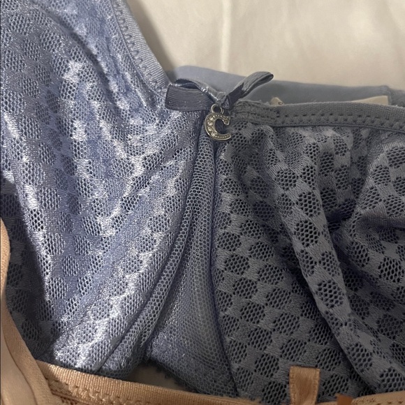 3 bras 34 DD - Picture 3 of 6